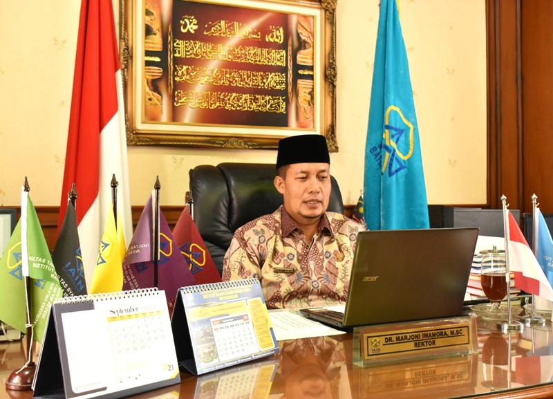 REKTOR IAIN BATUSANGKAR RAIH GELAR PROFESOR BIDANG FISIKA