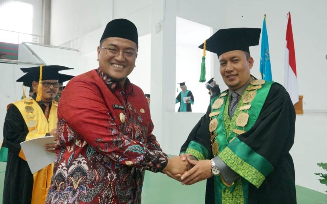 Wakil Bupati Tanah Datar, Richi Aprian, SH. MH Selamat Pengukuhan Prof. Dr. Marjoni Imamora, M.Sc, dalam Bidang Ilmu Fisika