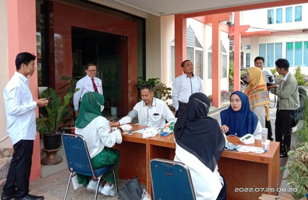 Skrining Risiko Kesehatan, UIN Mahmud Yunus Batusangkar Lakukan Medical Check-Up