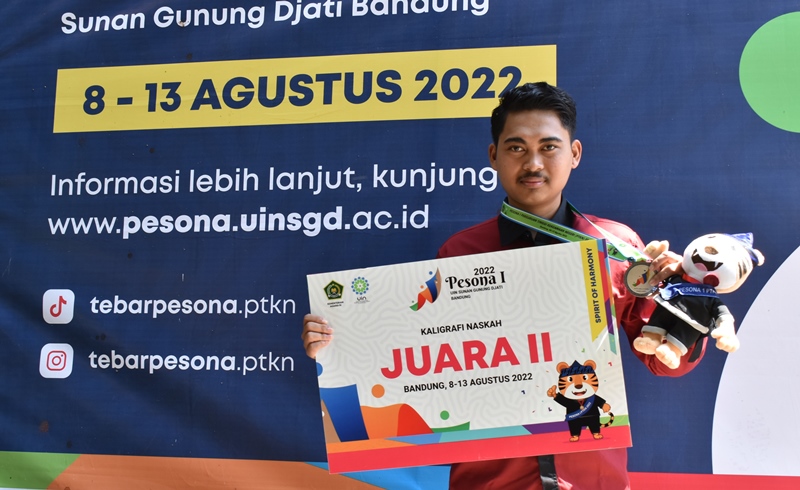 UIN MY Batusangkar Raih Medali Perak Cabang Kaligrafi Naskah Pada PESONA 1