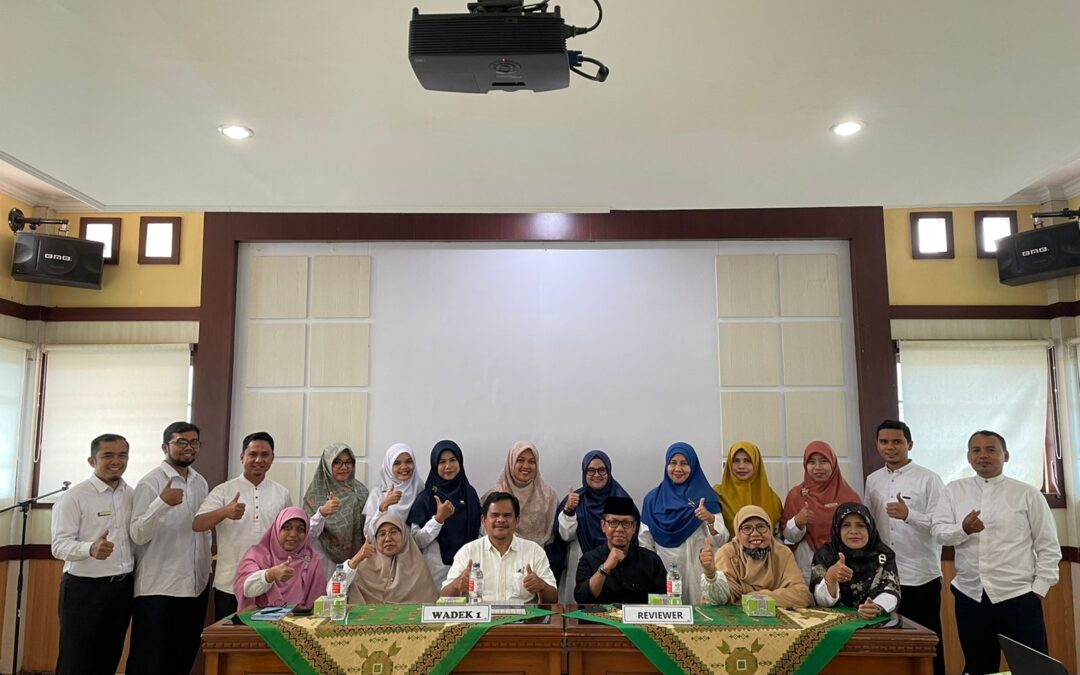 FAKULTAS SYARIAH LAKSANAKAN SEMINAR HASIL PENELITIAN PAYUNG DOSEN FAKULTAS SYARIAH UIN MAHMUD YUNUS BATUSANGKAR TAHUN 2022