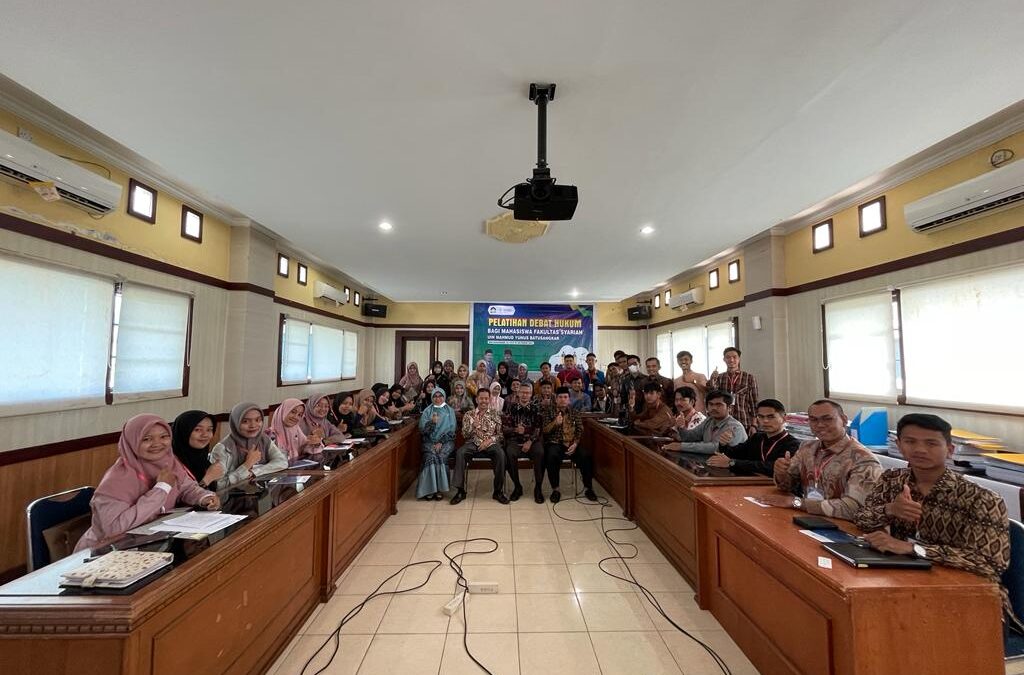 PELATIHAN DEBAT HUKUM BAGI MAHASISWA FAKULTAS SYARIAH UIN MAHMUD YUNUS BATUSANGKAR