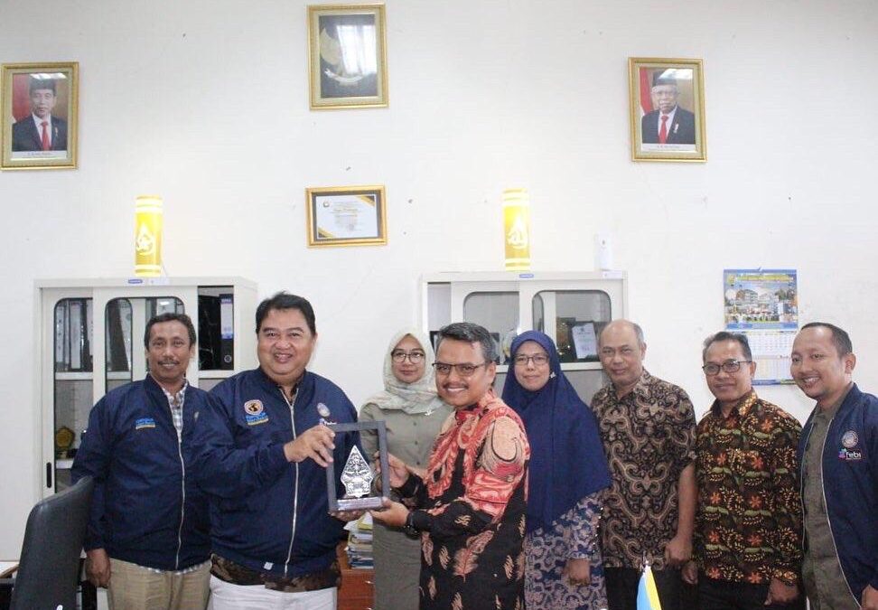 FEBI UIN Mahmud Yunus Batusangkar menerima kunjungan dari FEBI Universitas Islam Negeri Raden Mas Said Surakarta