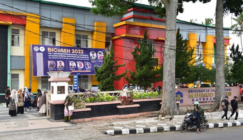 Pascasarjana UIN MY Batusangkar Bahas Penguatan Moderasi Beragama Melalui BICoSEH Ke-7