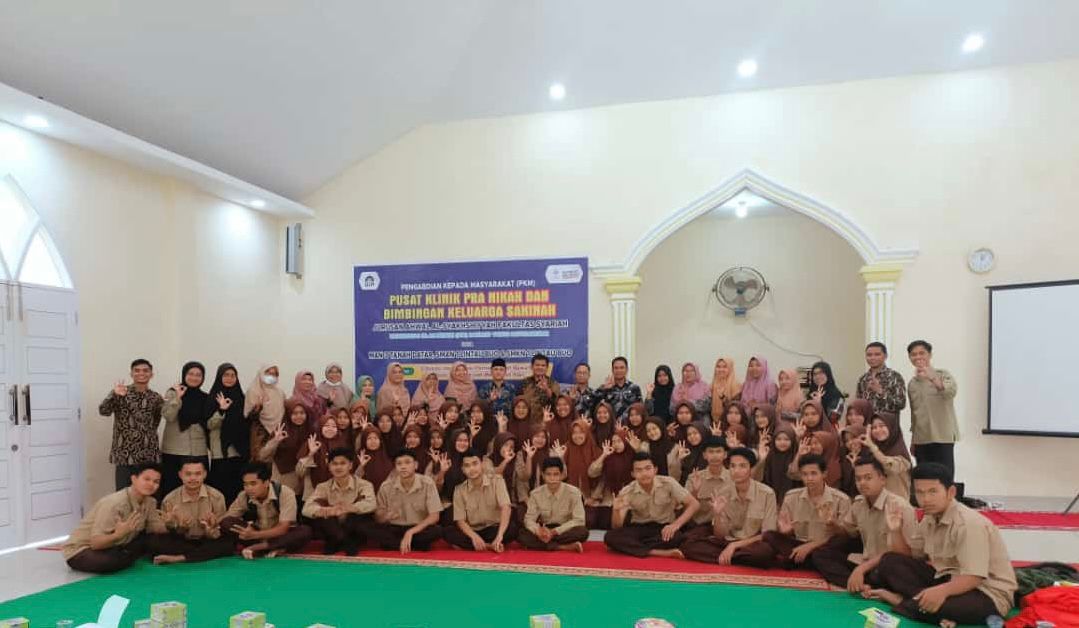 PUSAT KLINIK PRANIKAH DAN BIMBINGAN KELUARGA SAKINAH FAKULTAS SYARIAH BERIKAN PENYULUHAN TENTANG PERNIKAHAN DI BAWAH UMUR KEPADA SISWA SEKOLAH MENENGAH ATAS