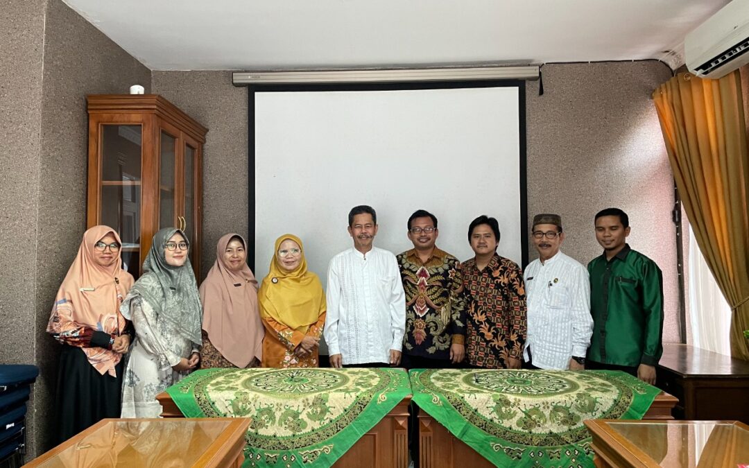 BENCHMARKING IJoReSH (Indonesian Journal of Religion, Spirituality, and Humanity) UIN SALATIGA KE JURIS (Jurnal Ilmiah Syariah) FAKULTAS SYARIAH UIN MAHMUD YUNUS BATUSANGKAR