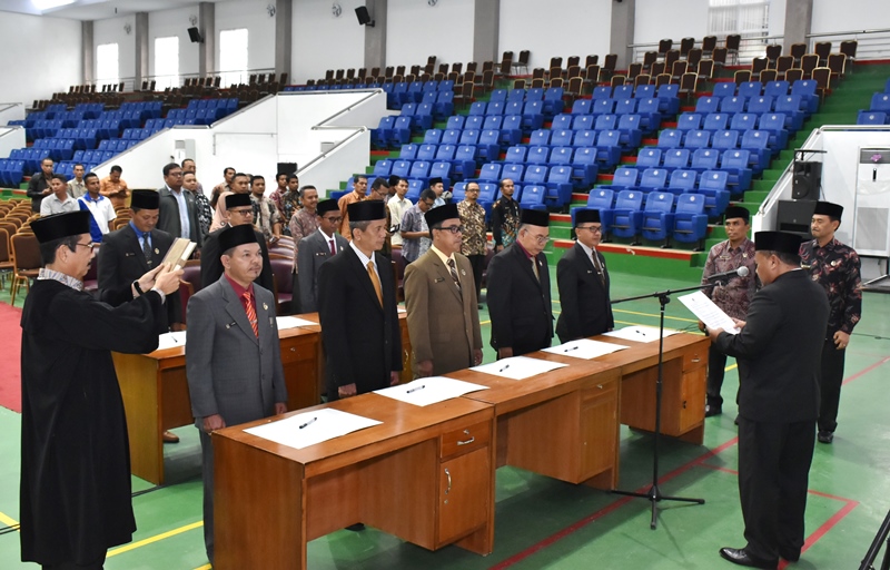 Amanah ini Merupakan Pemberian Dari Allah SWT Ka. Biro UAPK UIN MY Batusangkar Lantik 8 Administrator dan Pengawas