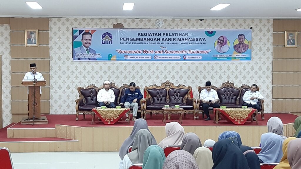 Kegiatan Pelatihan Pengembangan Karir Mahasiswa untuk alumni FEBI UIN Mahmud Yunus Batusangkar