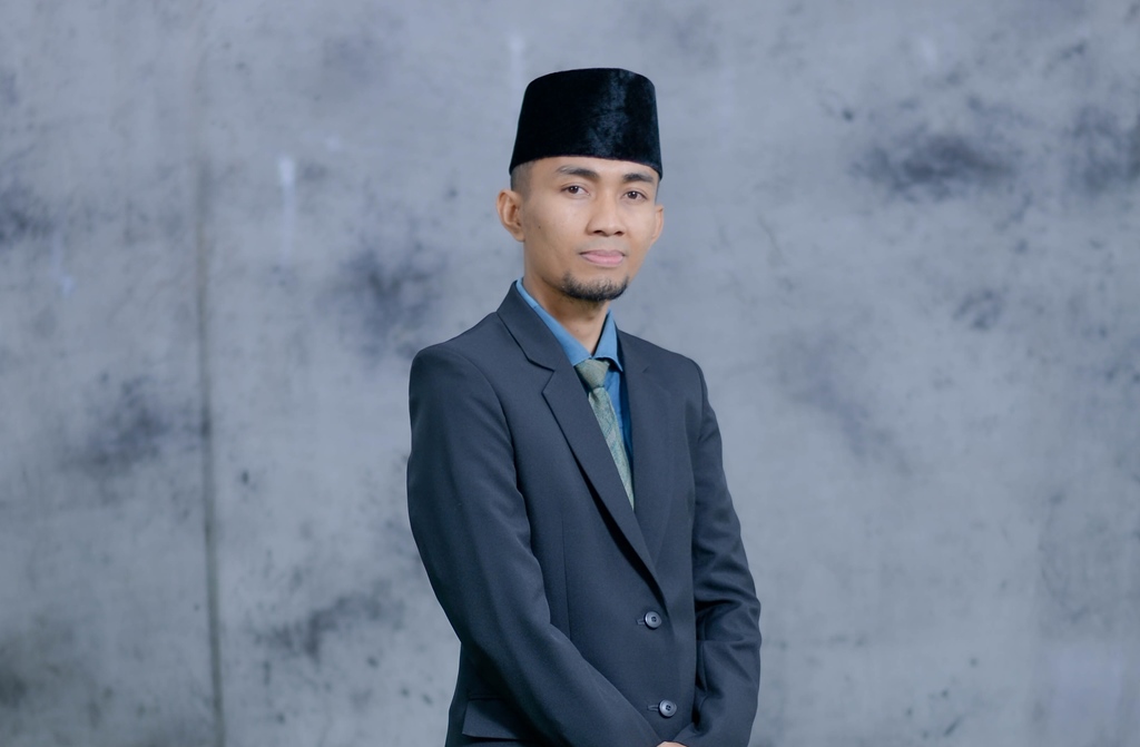 Analisis Penerapan Marketing Mix dalam Prespektif Prinsip-prinsip Etika Bisnis Islam Studi pada Masyarakat Pelaku UMKM Kue Kering di Kabupaten Tanah Datar. Peneliti Rahmat Firdaus