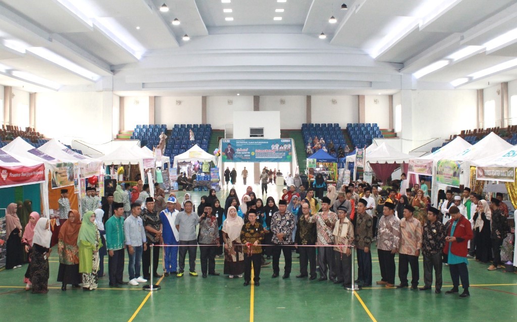 UIN Mahmud Yunus Batusangkar Gelar Kemandirian Pesantren Expo, 14 Ponpes Tampilkan Produk Terbaik Mereka.