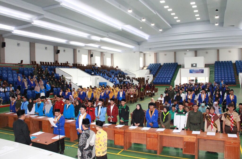 21 Ormawa UIN Mahmud Yunus Batusangkar Resmi Dilantik Rektor Prof. Dr. Marjoni Imamora, M.Sc