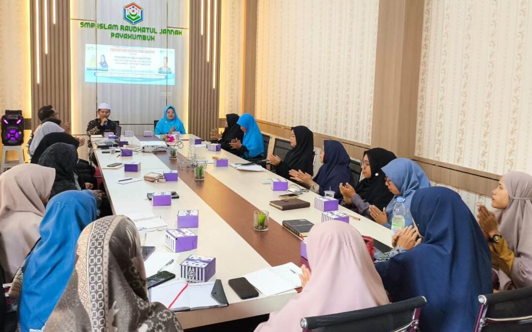 Konsorsium Keilmuan Fisika UIN Mahmud Yunus Batusangkar Laksanakan PKM Di SMP Islam Raudhatul Jannah Payakumbuh