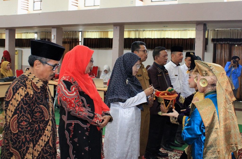 Pulihkan Mental Anak-anak Pasca Bencana, UIN Mahmud Yunus Batusangkar dan 4 Perguruan Tinggi Lainya Hadirkan Trauma Healing