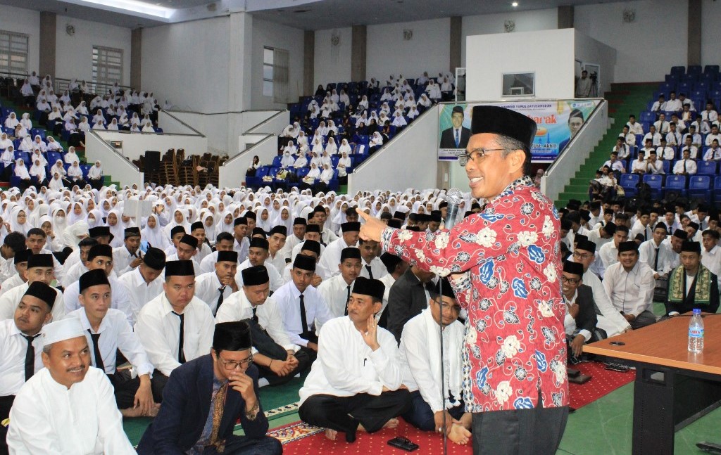 Awali PBAK dengan Subuh Mubarak, Rektor UIN MY Batusangkar Ajak Maba Wujudkan Harapan Dalam 10 Tahun Ke Depan