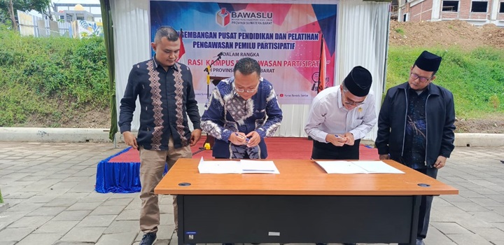 Bawaslu Sumbar-UIN Mahmud Yunus Teken MoU dan Deklarasi Kampus Pengawasan