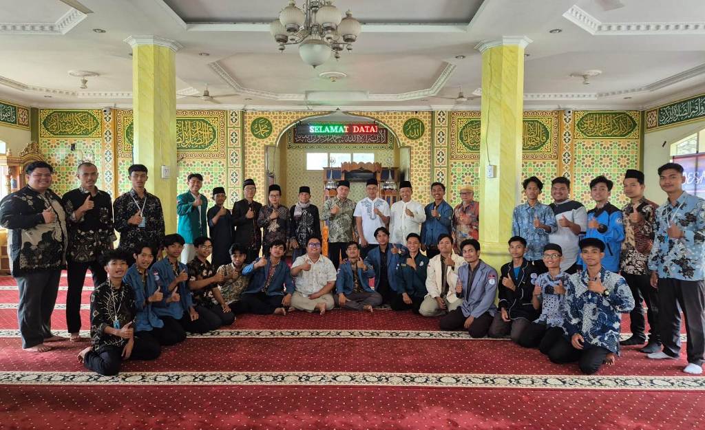 Rektor UIN Mahmud Yunus Batusangkar Resmikan Kegiatan DESA BINAAN Dewan Eksekutif Mahasiswa