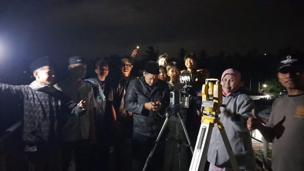 Gerhana Bulan Jadi Laboratorium Alam Bagi Mahasiswa Syariah UIN MY Batusangkar
