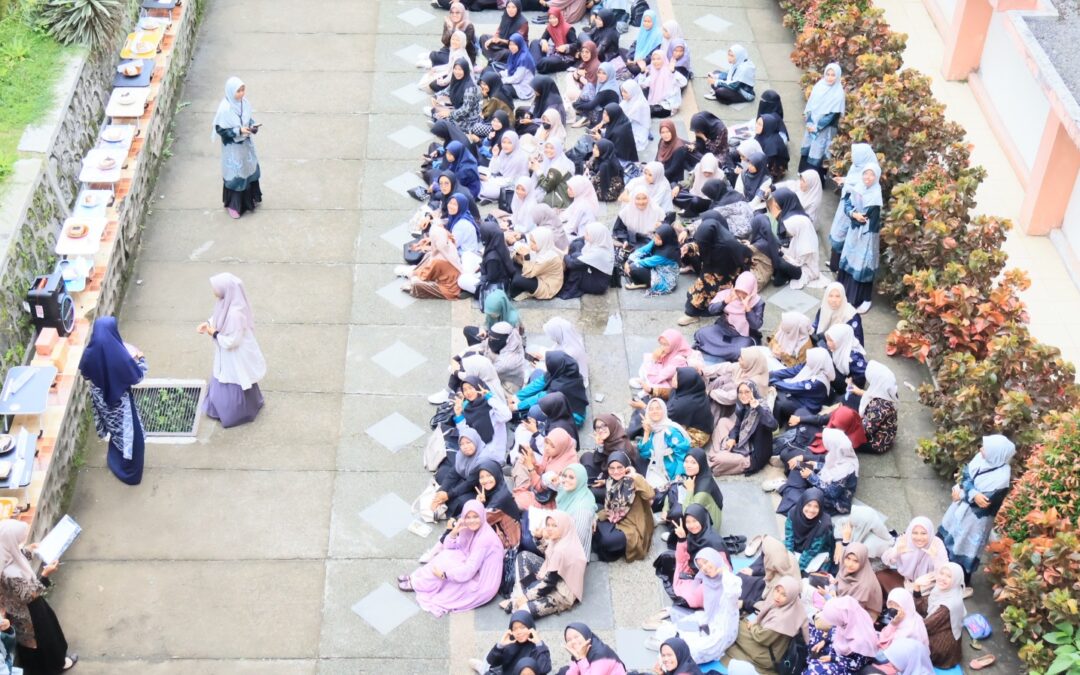 Forum Annisa HMPS PAI UIN MY Batusangkar Gelar Kegiatan “Membuat dan Menghias Kue”