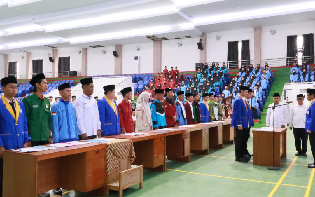 Rektor Lantik 21 Pengurus Organisasi Kemahasiswaan UIN MY Batusangkar Periode 2026, Mahasiswa Diminta Hadirkan Program Berdampak