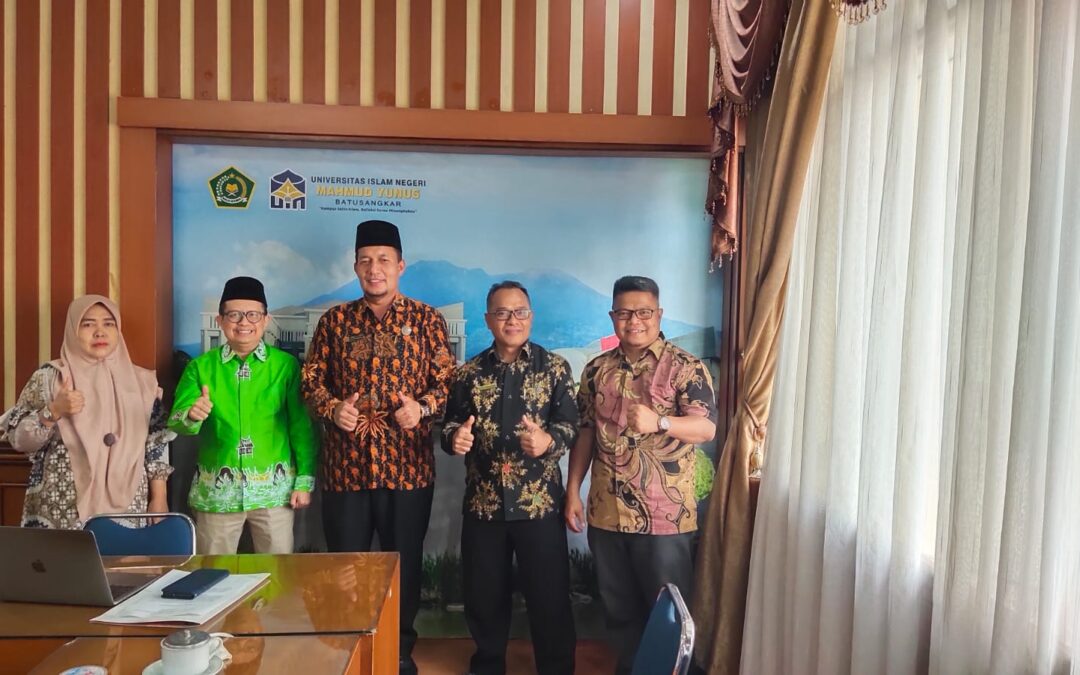 Direktur Pascasarjana Lantik Pengurus HMPS Program Doktoral dan Magister Tahun 2026, Tegaskan Peran Strategis Mahasiswa Pascasarjana