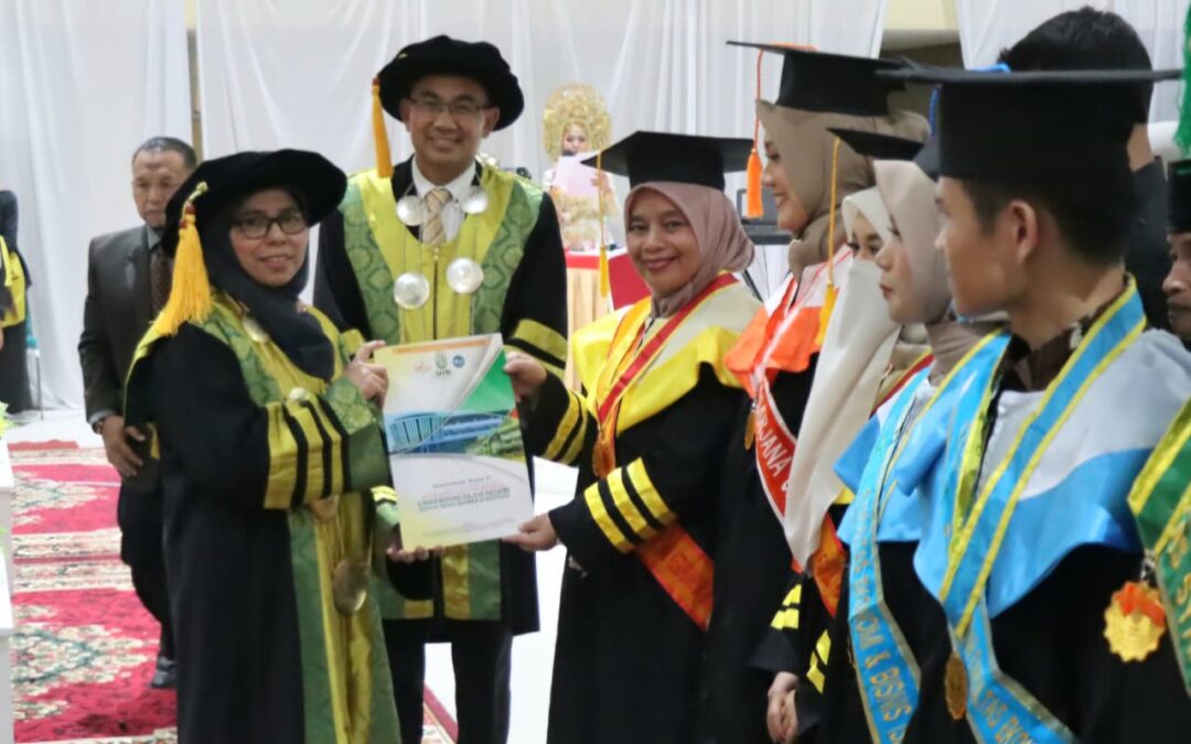 Membanggakan! Dr. Amrina Dosen UIN MY Batusangkar Raih Disetasi Terbaik pada Wisuda Angkatan XII UIN SMDD