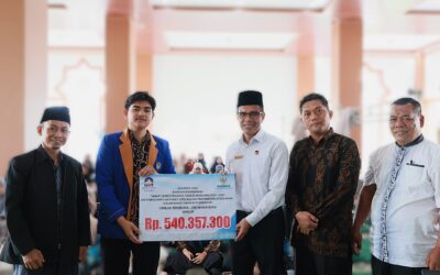 Rektor UIN MY Batusangkar Salurkan Beasiswa Baznas Provinsi Sumatera Barat Tahap I sebesar Rp540 Juta, Dorong  Mahasiswa Tingkatkan Prestasi