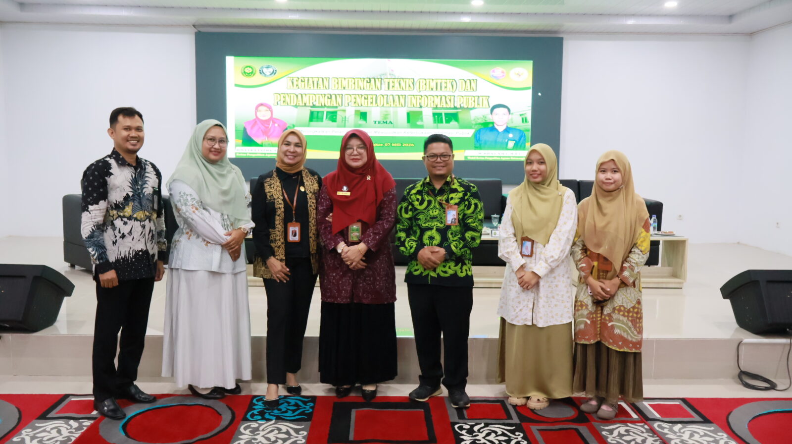 Tim PPID UIN Mahmud Yunus Batusnagkar foto bersama Ketua PA Batusangkar dan Komisi Informasi Publik Sumatera Barat