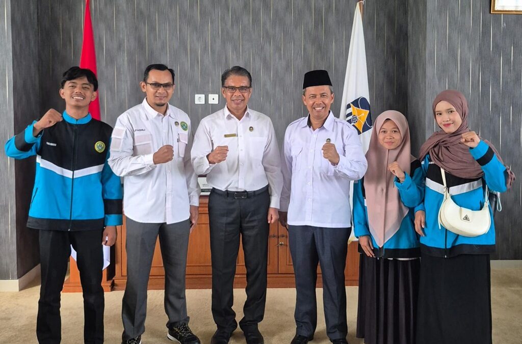 Rektor UIN Mahmud Yunus Batusangkar Lepas Tiga Delegasi Ikuti TEMILREG FoSSEI Regional Sumatera 2026