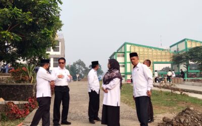 Rektor UIN MY Batusangkar Pantau Langsung Pembangunan Jalan dan Pedestrian Kampus II