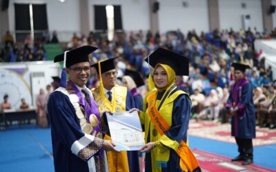 UIN MY Batusangkar Apresiasi 6 Lulusan dan 18 Peneliti Terbaik pada Wisuda ke-60